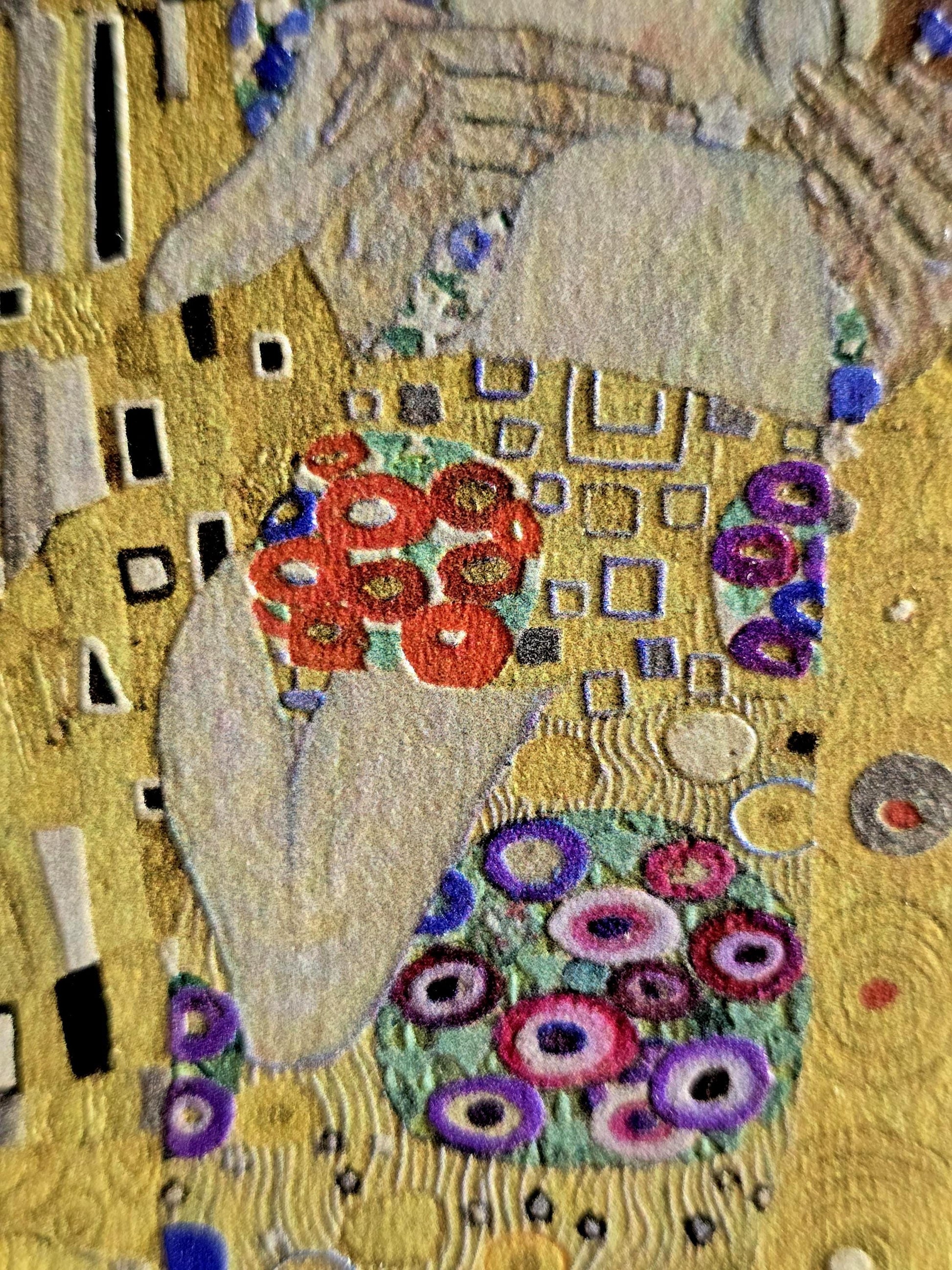 Gustav Klimt's The Kiss: 3D Textured Art Print